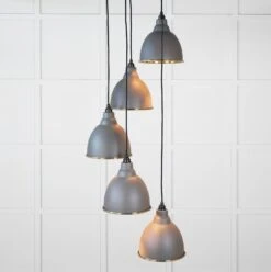 Brindley Cluster Light In Bluff