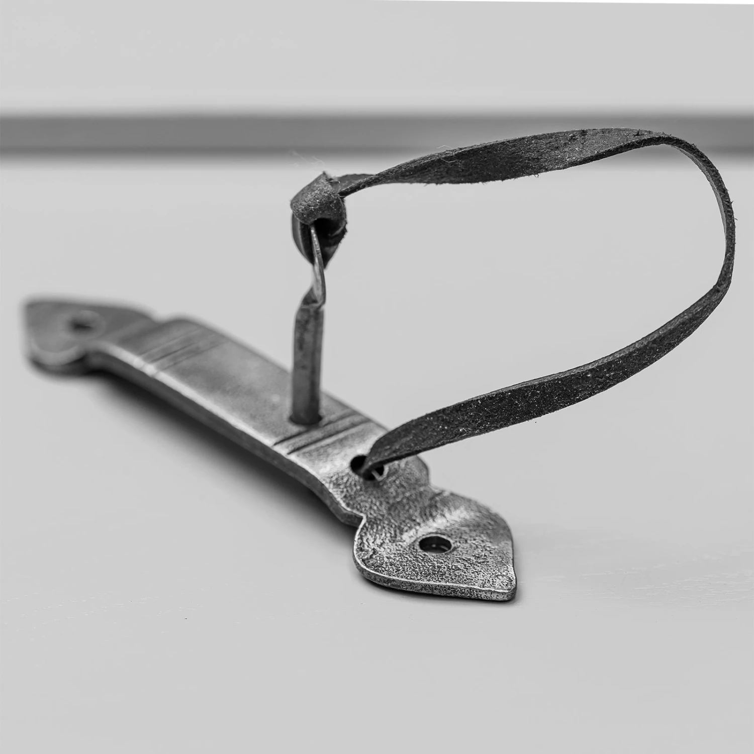 Arrow End Locking Staple Pewter 2 Arrow End Locking Staple Pewter - Image 2