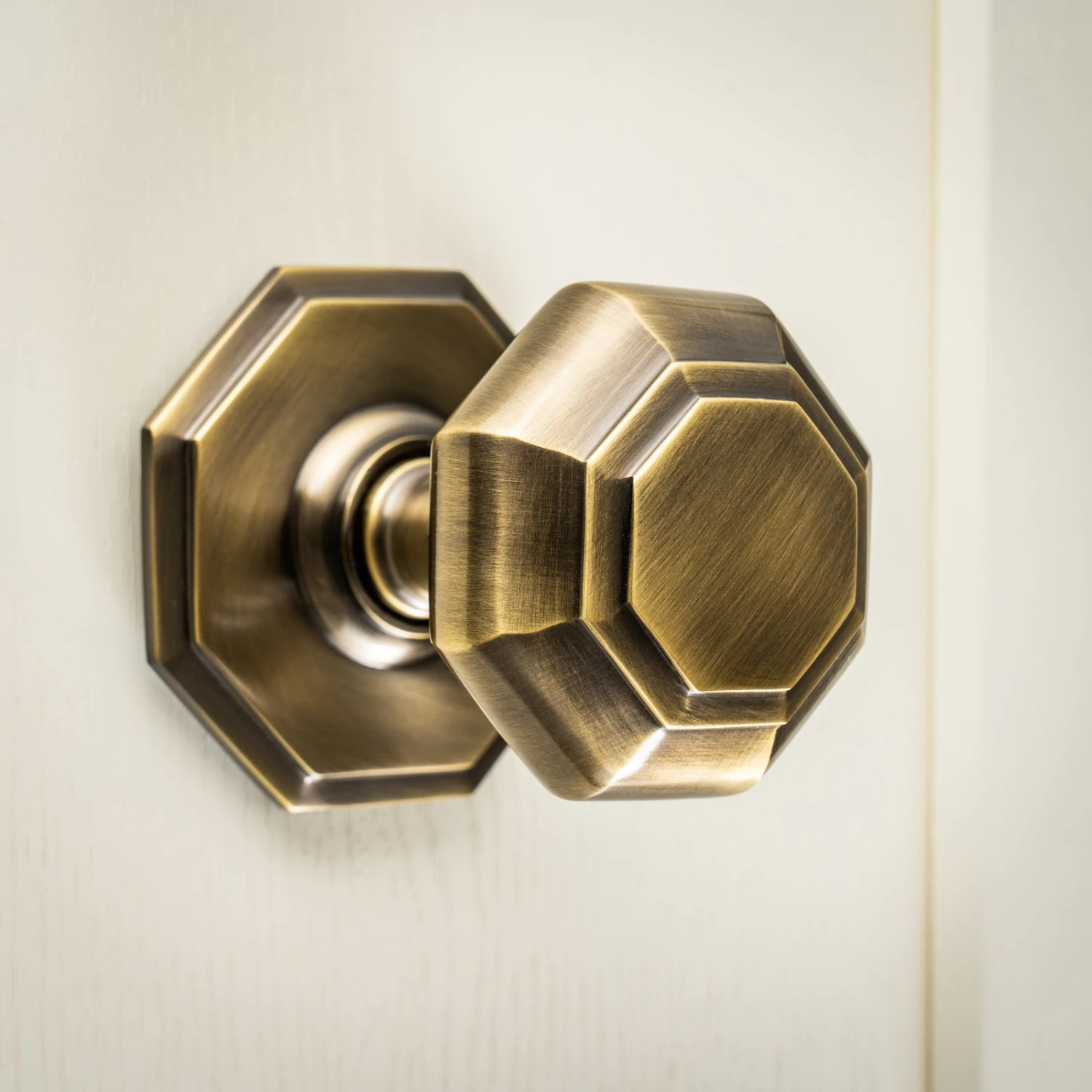 Art Deco Centre Door Knob 2 Art Deco Centre Door Knob - Image 2