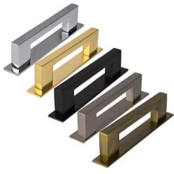 Metro Pull Handles On Backplate