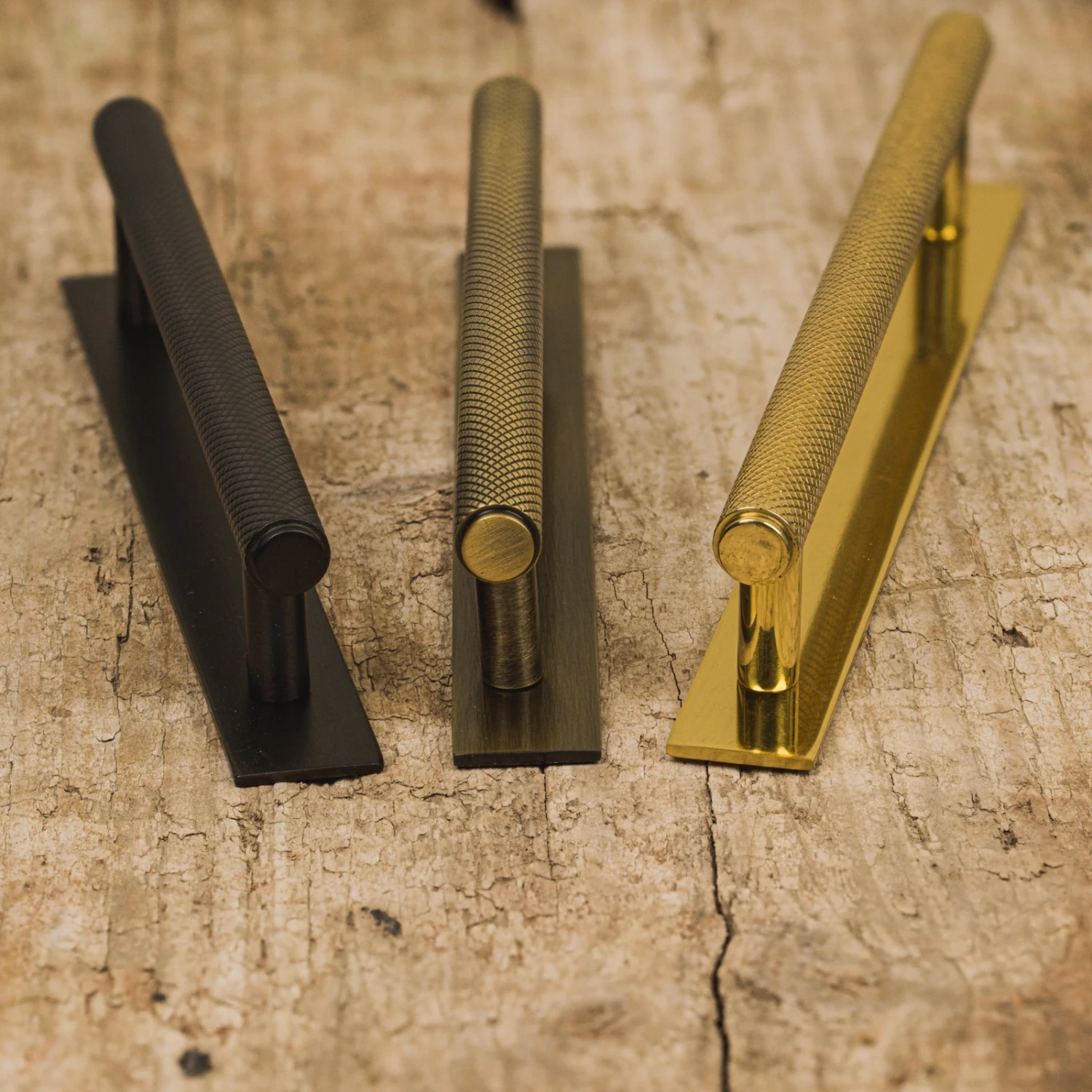 Knurled Pull Handles On Backplate 2 Knurled Pull Handles On Backplate - Image 2